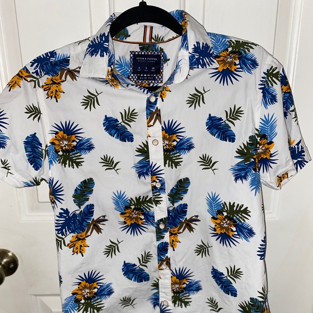 Men’s floral , button down